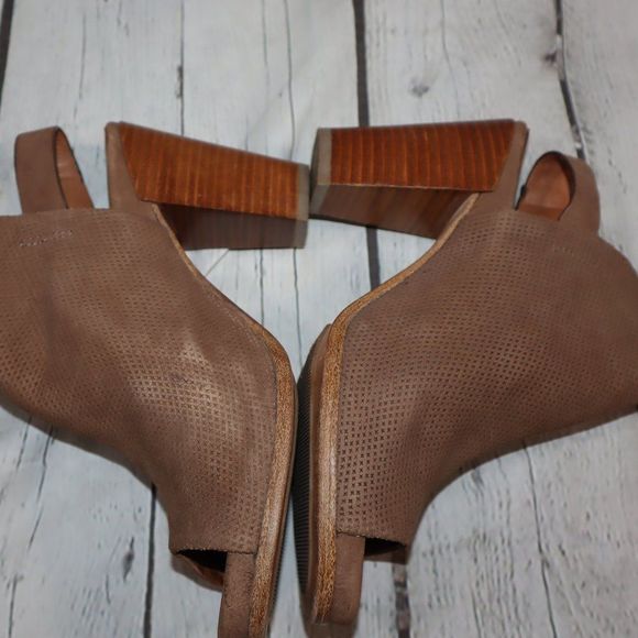 Gentle Souls Kenneth Cole Selga Leather Peep Toe Heeled Booties Women's  Size 8 - Picture 5 of 7